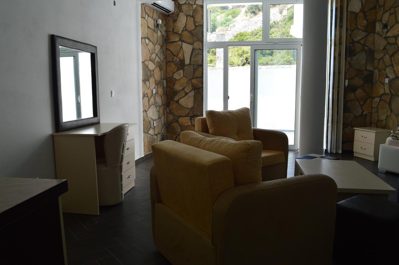 Novalic Hotel Dobra Voda Εξωτερικό φωτογραφία